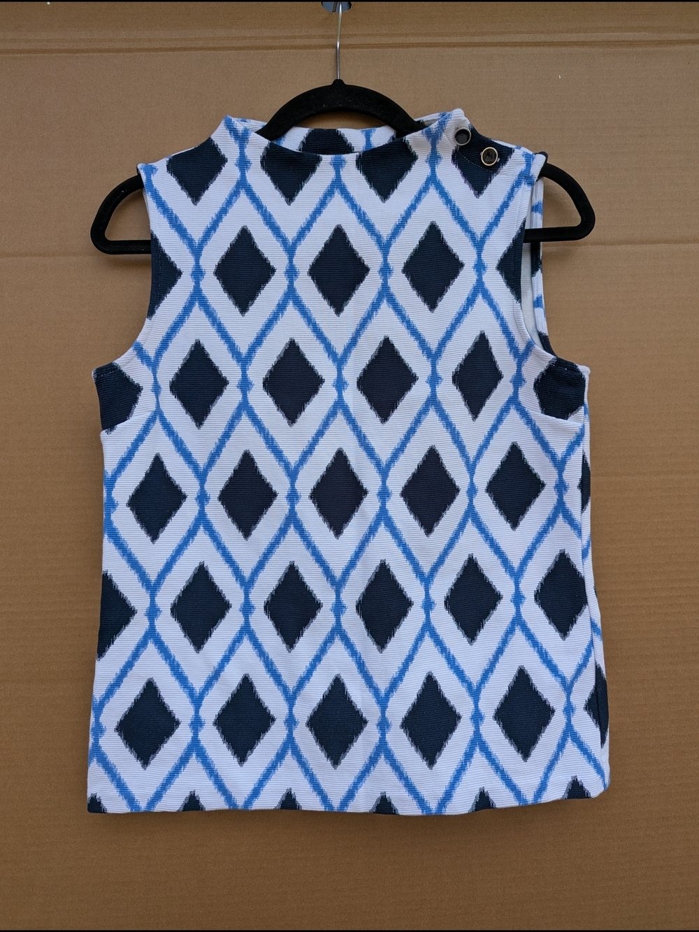 Talbots Diamond Print Blouse High Neck Buttons Sleeveless Blue White P Medium